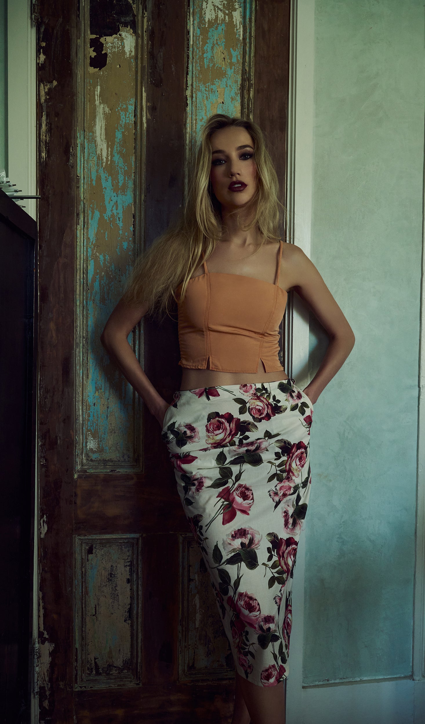 Vita White Roses Pencil Skirt