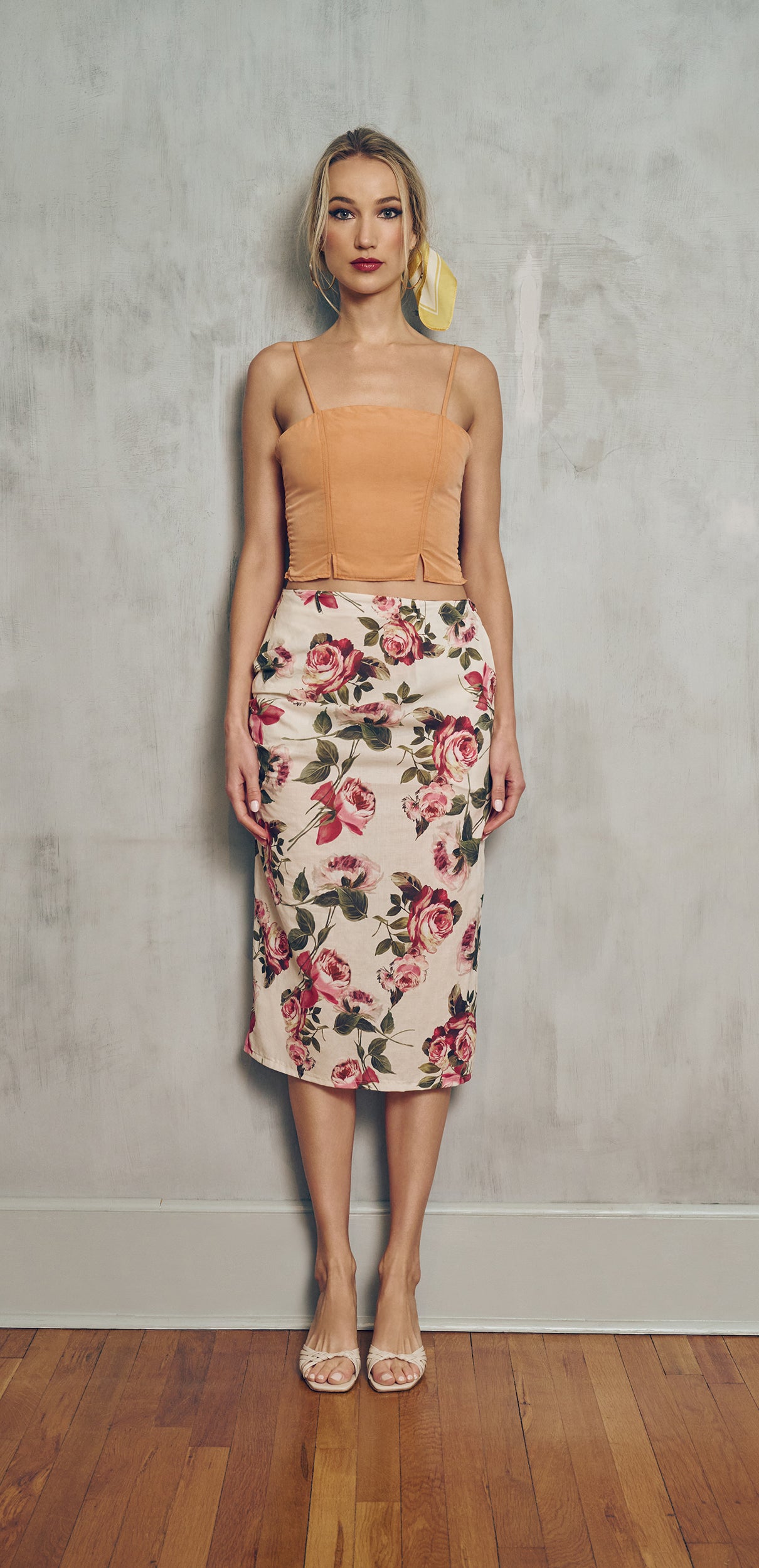 Vita White Roses Pencil Skirt